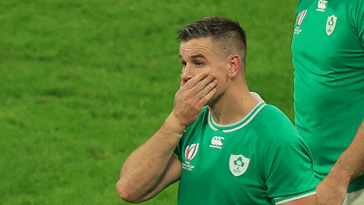 Le capitaine de l'Irlande, Johnny Sexton, en larmes après l'élimination des siens contre la Nouvelle-Zélande en quarts de finale de la Coupe du monde de rugby, le 14 octobre 2023 au Stade de France (EMMANUEL DUNAND / AFP)