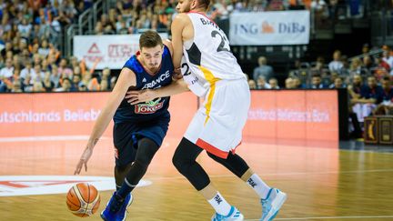 Nando De Colo le nouveau patron des Bleus (GREGOR FISCHER / DPA)