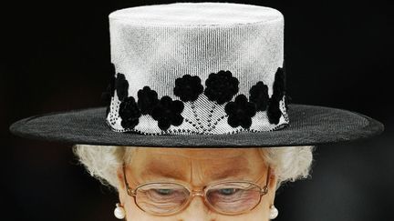 Le jubil&eacute; de diamant de la reine Elizabeth II sera marqu&eacute; par une s&eacute;rie d'&eacute;v&eacute;nements dont une reconstitution historique des 60 ans de son r&egrave;gle en pr&eacute;sence de 900 figurants en mai prochain. (LUKE MACGREGOR / REUTERS)