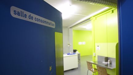 L'entrée d'une salle de shoot à Genève en Suisse (DENIS BALIBOUSE / X90072)