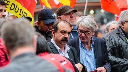 &nbsp; (Jean Claude Mailly, secrétaire general de FO et Philippe Martinez, son homologue à la CGT lors du défilé du 26 mai à Paris © MaxPPP)