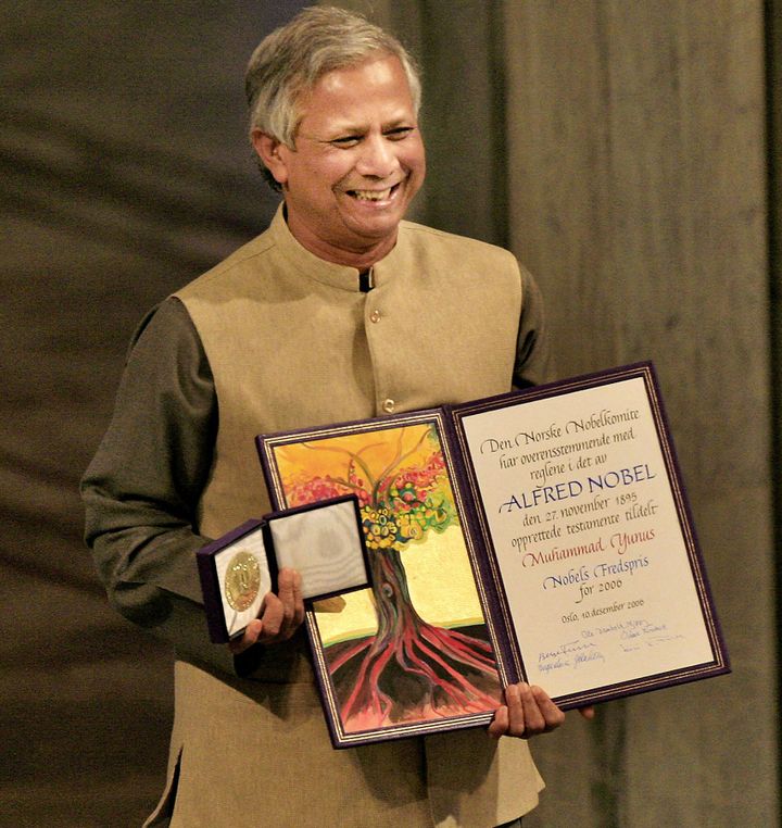 Remise du prix Nobel de la paix à Muhamad Yunus, à Oslo, le 10 décembre 2006. (AFP/ Daniel Sannum)