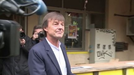 Nicolas&nbsp;Hulot&nbsp;a annoncé son retrait de la vie publique mercredi 24 novembre avant même la diffusion d’une enquête d’Envoyé spécial, qui le met en cause. (CAPTURE ECRAN FRANCE 2)