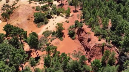 Vacances : carrière d'ocre, lavande, parapente, fête du Melon... Les mille couleurs du Luberon