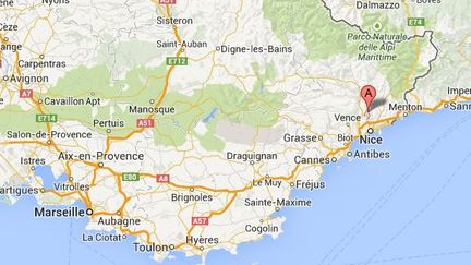 Un homme a tu&eacute; son voisin &agrave; Aspremont (Alpes-Maritimes) le 22 d&eacute;cembre 2013 apr&egrave;s une dispute au sujet de d&eacute;corations de No&euml;l.&nbsp; ( GOOGLE MAPS / FRANCETV INFO )