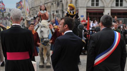 Emmanuel Macron, alors ministre de l'Économie, aux fêtes johanniques en 2016 à Orléans. (GUILLAUME SOUVANT / AFP)