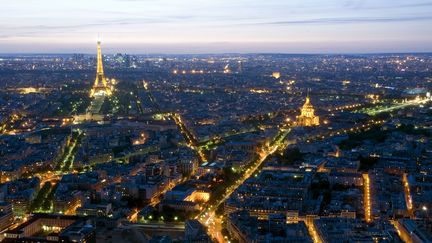 Une vue a&eacute;rienne de Paris, le1er octobre 2013. (BEAUVIR -ANA / ONLY FRANCE / AFP)