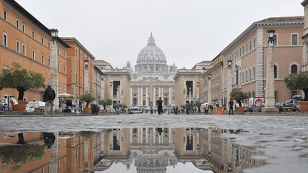 La basilique Saint-Pierre à Rome (Italie), le 9 mai 2018. (TIZIANA FABI / AFP)