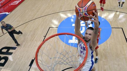 Le Fran&ccedil;ais Evan Fournier, lors du huiti&egrave;me de finale de l'Eurobasket contre la Turquie, le 12 septembre 2015, &agrave; Villeneuve-d'Ascq (Nord). (EMMANUEL DUNAND / AFP)