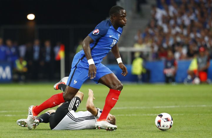 Le Français Moussa Sissoko, en action contre l'Allemagne, le 7 juillet 2016 à Marseille (Bouches-du-Rhône). (REUTERS)