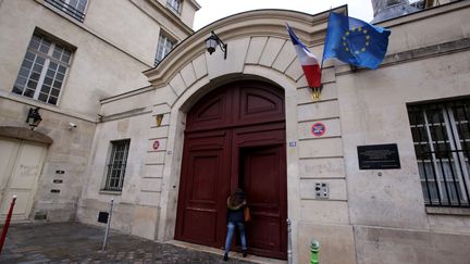 L'entrée du lycée Charlemagne à Paris le 5 janvier 2016. Photo d'illustration. (YANN FOREIX / MAXPPP)