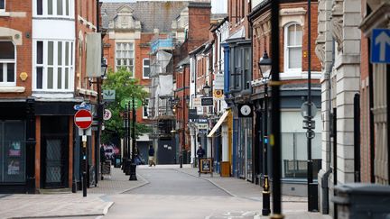 Une rue vide à Leicester (Royaume-Uni), le 4 juillet 2020. (JASON CAIRNDUFF / REUTERS)