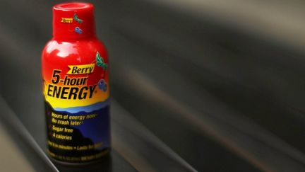 La boisson &eacute;nergisante 5-Hour Energy est vendue par la soci&eacute;t&eacute; Living Essentials aux Etats-Unis. (SPENCER PLATT / GETTY IMAGES / AFP)