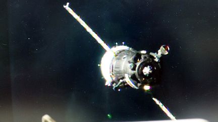 Une vue de la Station spatiale internationale, le 19 novembre 2016. (HO / NASA TV)