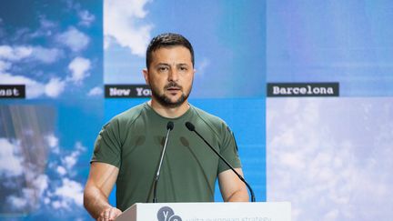 Le président ukrainien, Volodymyr Zelensky, lors du&nbsp;forum international annuel Yalta European Strategy, à Kiev, le 9 septembre 2022. (YALTA EUROPEAN STRATEGY / AFP)