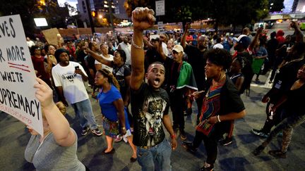 Pour la deuxième nuit consécutive, des centaines de personnes sont descendues dans les rues de Charlotte (Caroline-du-Nord) pour dénoncer les bavures policières.&nbsp; (SIPANY/SIPA / SIPA USA)