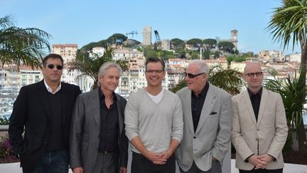 Le scénariste Richard LaGravenese,  Michael Douglas, Matt Damon, le producteur Jerry Weintraub et le réalisateur Steven Soderbergh 
 (AFP )