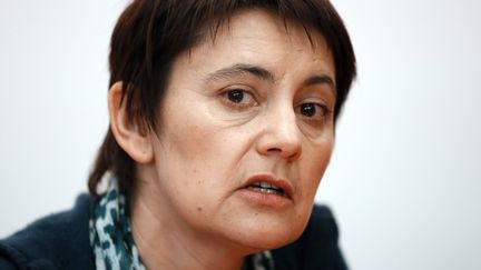 Nathalie Arthaud, porte-parole de Lutte ouvri&egrave;re (LO), le 3 d&eacute;cembre 2012 &agrave; Paris. (PATRICK KOVARIK / AFP)