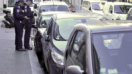 Les Parisiens pourront se garer sur des places de livraison de 20h00 à 7h00 à partir du 1er décembre 2010. (AFP)