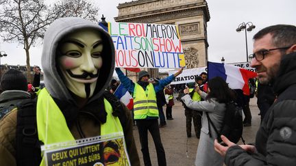 "Nuit jaune" : la situation dégénère à Paris