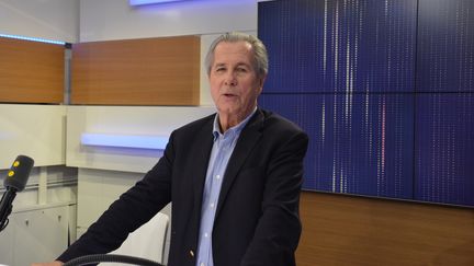 Jean-Louis Debré, ancien ministre de l'Intérieur, ex-président du Conseil constitutionnel, invité le 8 décembre 2017 de franceinfo. (JEAN-CHRISTOPHE BOURDILLAT / RADIO FRANCE)