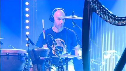 Le groupe Descofar en concert live streaming sur la scène du Théâtre de Cornouaille à Quimper&nbsp; &nbsp; (G.Bron / France Télévisions)