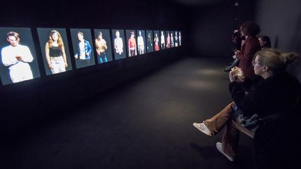 L'installation vidéo de l'artiste sud-africaine Candice Breitz dans l'exposition "On the Wall" consacré à Michael Jackson au Grand Palais à Paris.&nbsp; (MAXPPP)