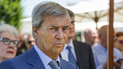 L'homme d'affaire Vincent Bolloré à Paris, le 26 juin 2017. (ZAKARIA ABDELKAFI / AFP)