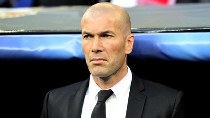 L'entra&icirc;neur-adjoint du Real Madrid, Zinedine Zidane, lors d'un match &agrave; Madrid, le 23 avril 2014. (FRANCESA CECIARINI / SIPA)