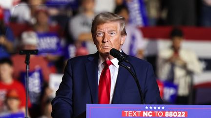 L'ancien président américain et candidat républicain à la présidentielle Donald Trump lors d'un rassemblement électoral à la Williams Arena du Minges Coliseum à Greenville, en Caroline du Nord, le 21 octobre 2024. (LOGAN CYRUS / AFP)