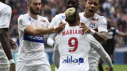 Mariano et Depay, deux armes offensives de l'Olympique Lyonnais (PHILIPPE DESMAZES / AFP)