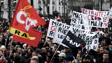 Grève du 17 décembre : 615 000 manifestants dans toute la France, 1,8 million selon la CGT