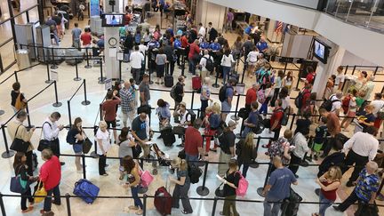  (Les aéroports en France, en Belgique et en Grande-Bretagne devraient être plus attentifs pour les vols en direction des Etats-Unis © MAXPPP)