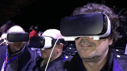 &nbsp; (Présentation en réalité virtuelle à la conférence Samsung © JC)