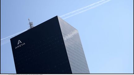 La tour d'Areva, dans le quartier de La D&eacute;fense (Hauts-de-Seine), le 1er avril 2011. (CHAUVEAU / SIPA)