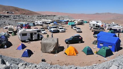 Au Chili, le campement des proches des 33 mineurs bloqués au fond pendant 69 jours (octobre 2010)
 (Ariel Marinkovic / AFP)