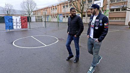 Karim Benzema accompagné de son ami d'enfance Karim Zenati en 2015