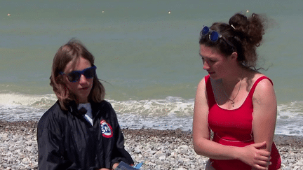 Seine-Maritime : des jeunes effectuent un service civique sur la plage (France 3)