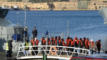 Des migrants sur le navire "Sea Watch 3", le 9 janvier 2019. (MATTHEW MIRABELLI / AFP)