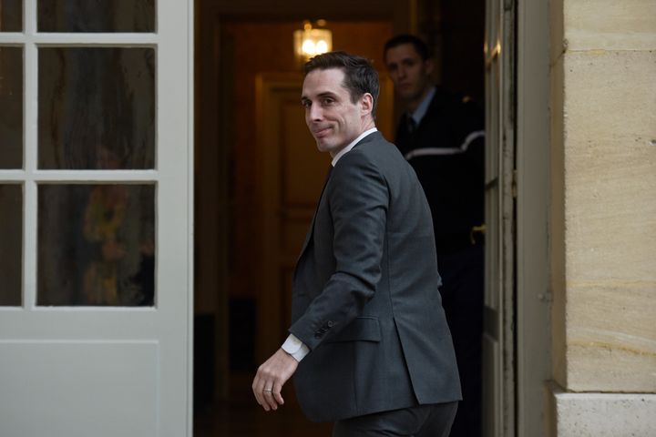 Jean-Baptiste Djebbari, secrétaire d'Etat aux Transports à l'Hôtel de Matignon, le 26 janvier 2020.&nbsp; (LUCAS BARIOULET / AFP)