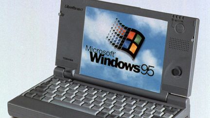 Microsoft a publi&eacute;, mercredi 12 novembre 2014, une mise &agrave; jour de s&eacute;curit&eacute; rem&eacute;diant &agrave; une faille vieille de 19 ans touchant plusieurs versions de Windows. (STR NEW / REUTERS)