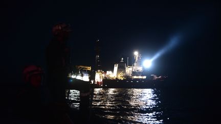 "L'Aquarius" de l'ONG SOS Méditerranée, le 9 juin 2018, en mer Méditerranée. (KARPOV / SOS MEDITERRANEE / AFP)