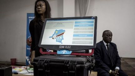 Une machine à voter présentée par la CENI le 21 février 2018 à Kinshasa. Quelque 60.000 exemplaires devraient être déployés à travers tout le pays. (Phgoto AFP/John Wessels)