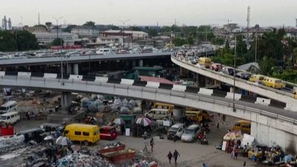 Nigeria : à Lagos, la surpopulation inquiète