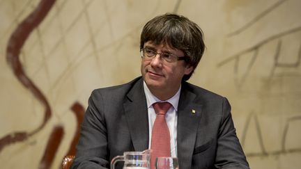 Le président catalan, Carles Puidgemont, lors d'une réunion à Barcelone (Espagne), le 24 octobre 2017. (MIQUEL LLOP / NURPHOTO / AFP)