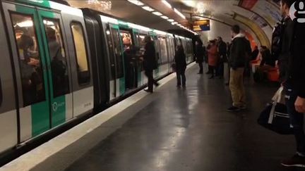 Une vid&eacute;o montre des supporters de Chelsea refusant l'acc&egrave;s au m&eacute;tro &agrave; un passager noir, mardi 18 f&eacute;vrier 2015, &agrave; Paris. ( AFP )