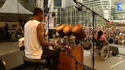 Défense Jazz Festival avec Staff Benda Bilili
 (Culturebox)