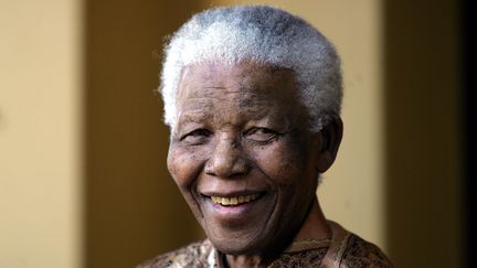 Nelson Mandela, le 14 janvier 2005. (ALEXANDER JOE / AFP)