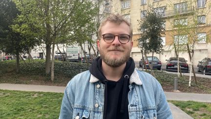 Vincent, 25 ans, explique comment il a fait pour&nbsp;faire son choix, à quelques jours du premier tour de l'élection présidentielle.&nbsp; (MANON MELLA / FRANCEINFO)