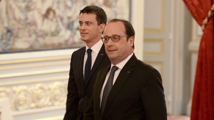 Manuel Valls et François Hollande, le 17 février 2016 à l'Elysée.&nbsp; (STEPHANE DE SAKUTIN / AFP)